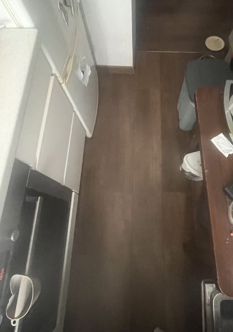 W tak małym pomieszczeniu udało się wydzielić osobną kuchnię