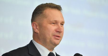 Czarnek beszta opozycję. "Brak praworządności"