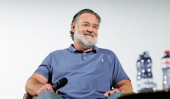 Jowialny starszy pan z brzuszkiem? Takie zdjęcia to historia, Russel Crowe to teraz góra mięśni