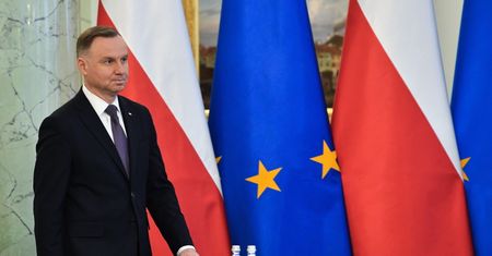 Rozmowa z fałszywym Macronem. Co na to MSZ?