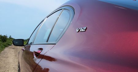 BMW żegna się z V12 specjalną edycją Serii 7. To będzie bardzo rzadkie auto