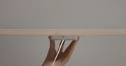 Telefon naładujesz biurkiem. IKEA wprowadza magiczną ładowarkę