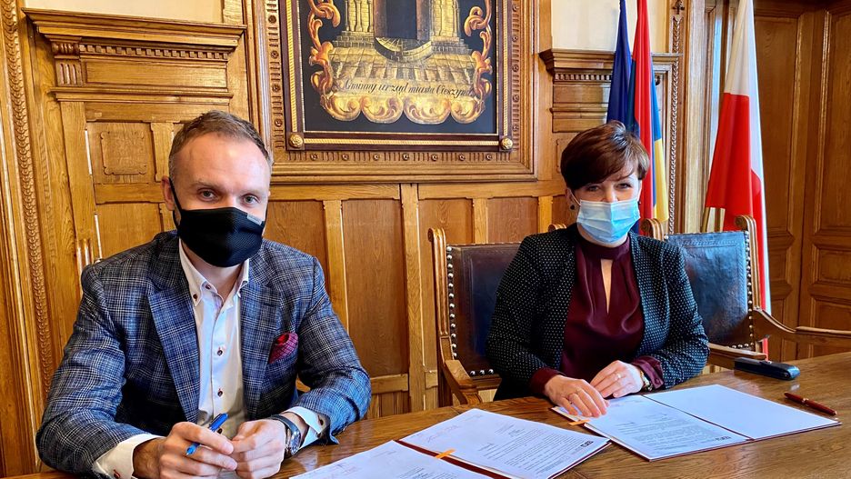 Śląskie. Umowę na kwotę prawie 5,6 mln złotych podpisała burmistrz Cieszyna Gabriela Staszkiewicz.
