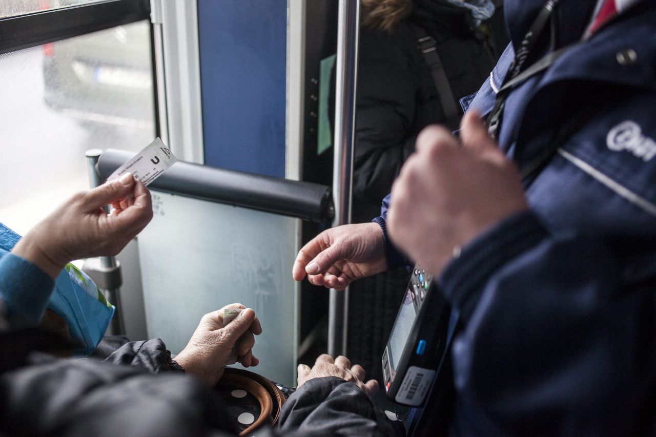 Tyle kontroler biletów zarabia na jednym "gapowiczu". Ujawniono kwotę