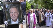 Pogrzeb Jerzego Stuhra. Tłum żałobników we wzruszający sposób oddał hołd aktorowi