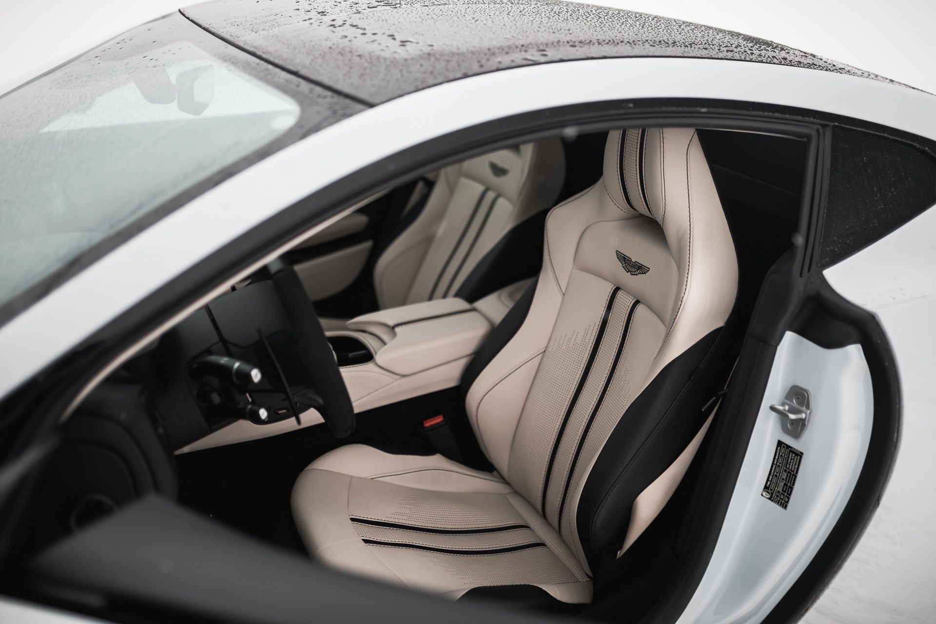 Aston Martin Vantage (2022)