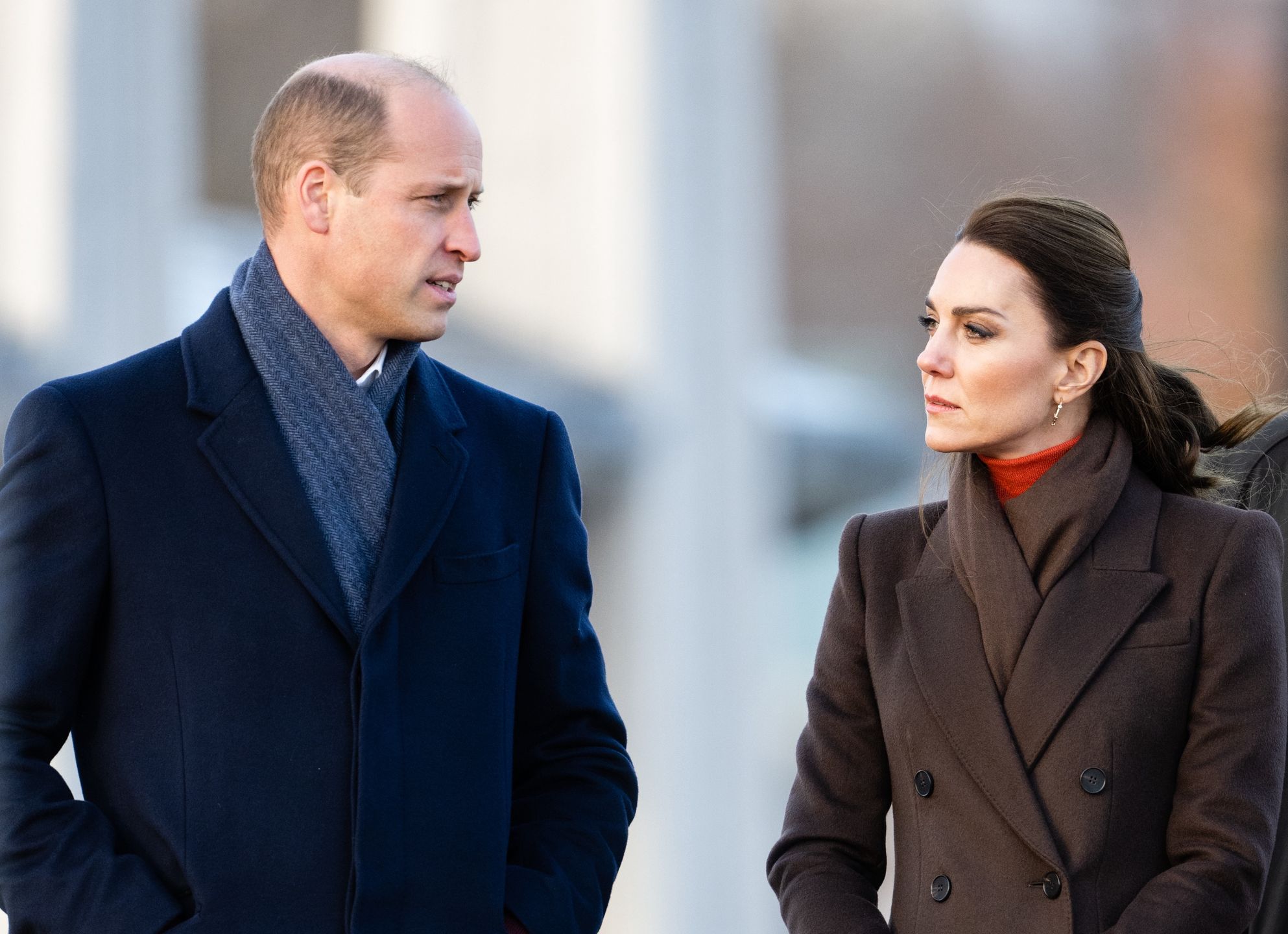 Royalsi boją się dokumentu Meghan i Harry'ego? Karol i William są gotowi odpierać zarzuty, podobnie jak pracownicy Pałacu