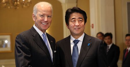 W cieniu drapieżnego smoka. Tokio, Seul i Tajpej a sprawa chińska