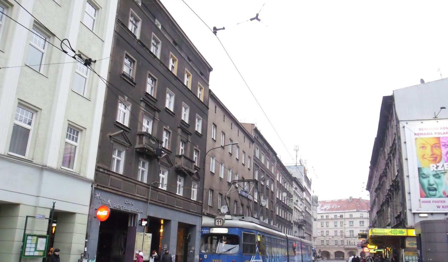 Poznań. Nie żyje 2,5-letnie dziecko. Wypadło z okna na drugim piętrze