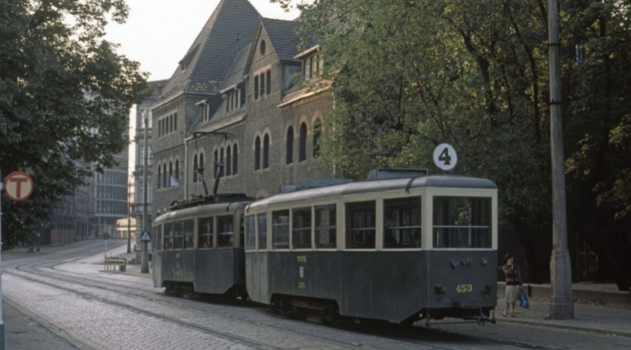 Była jedną z popularniejszych w siatce połączeń tramwajowych, ale zniknęła na kilka lat. Co się działo z linią numer 4?
