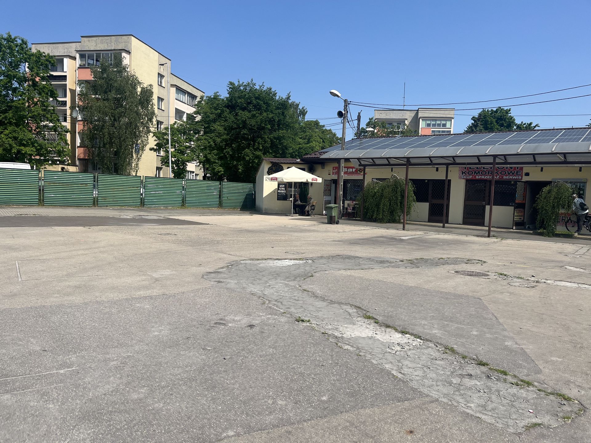 Kultowe niegdyś bazary powoli pustoszeją