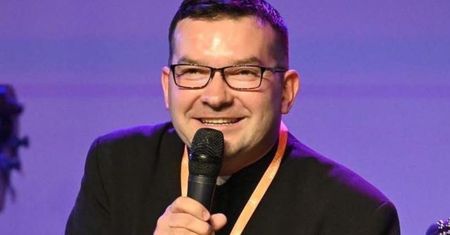 Rozwódka pożaliła się księdzu. Odpowiedź podzieliła wiernych