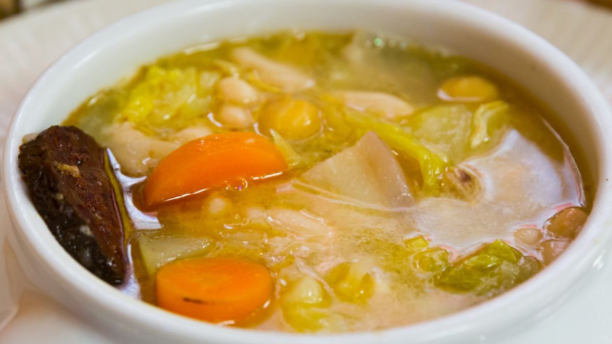 Prosty kapuśniak z kiełbasą