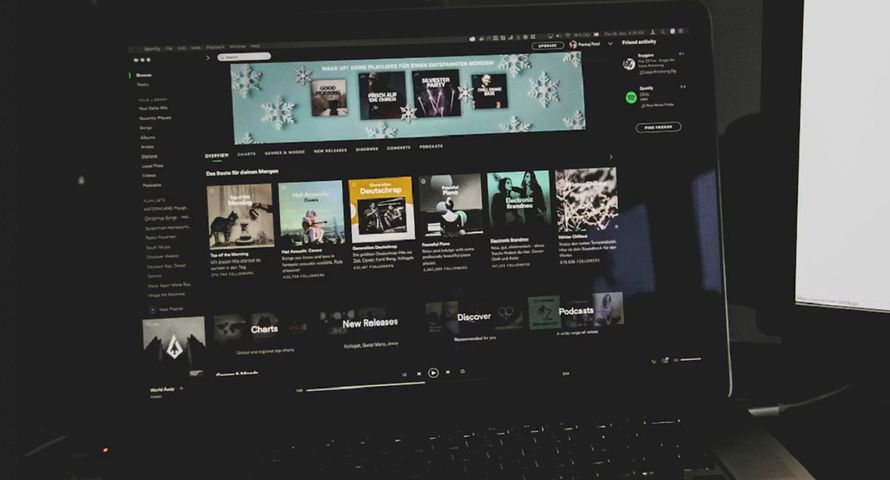 Co trzyma Polaków przy płatnej telewizji? TVN24 na czele