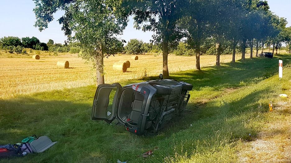 Dziecko wśród 6 rannych w Wielęcinie. Wypadek na krajowej "62" (fot. KPP Wyszków)