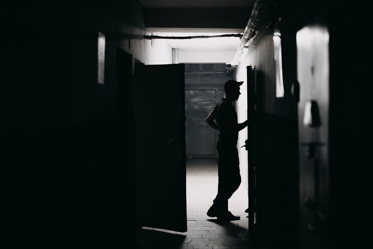 Guard in the temporary detention facility in the Sumski region