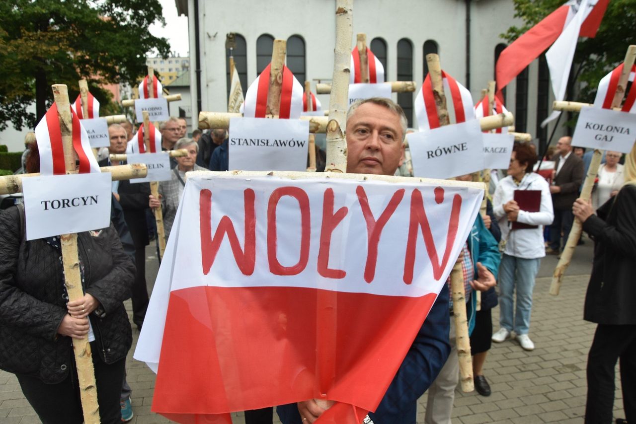 Gorzowianie uczcili pamięć o ofiarach ludobójstwa na Wołyniu. W marszu szły setki osób