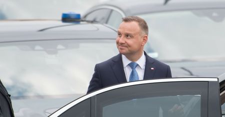 Lokalizator w kolumnie prezydenta. "Mógł jeździć nawet kilka miesięcy"