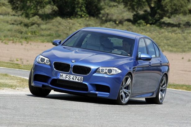 2012-BMW-M5-Sedan