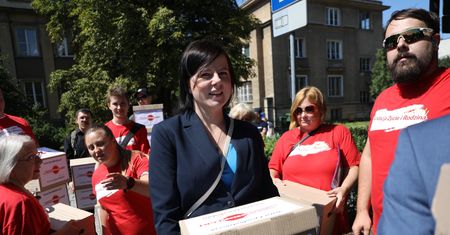 "Stop LGBT" wraca do Sejmu. W zebraniu podpisów pomogły kościoły