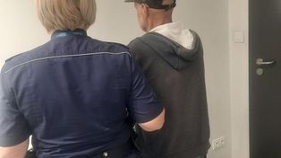 Dał ekspedientce zabawkową dwusetkę i wybiegł ze sklepu. 55-latek odpowie przed sądem za oszustwo