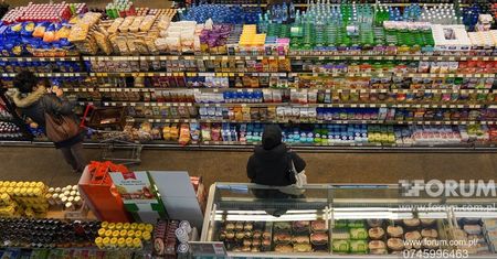 Polacy kradną w sklepach coraz więcej. Chodzi o "podstawowe produkty spożywcze"