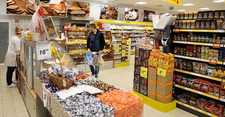 Zakaz handlu to atrapa? Wystarczy prosty zabieg, by obejść przepisy