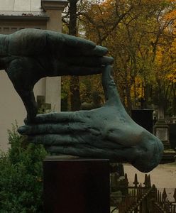 Aplikacja na 1 listopada. Poprowadzi po Starych Powązkach