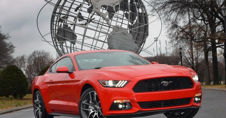 Nowy Ford Mustang (2015) z dieslem, hybrydą lub jako gniazdkowóz