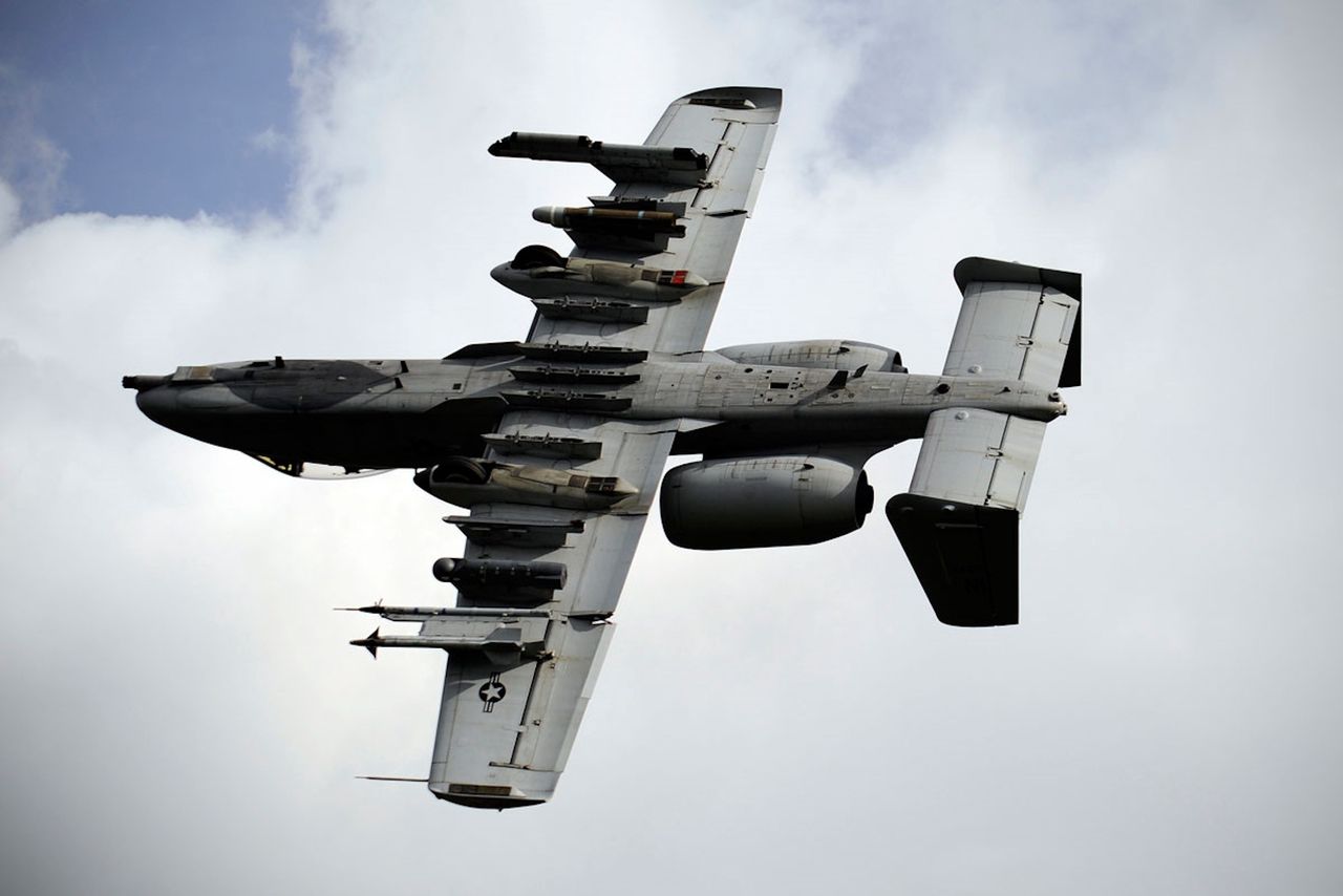 Thanks to 11 suspension nodes, the A-10 can carry an impressive set of weaponry.