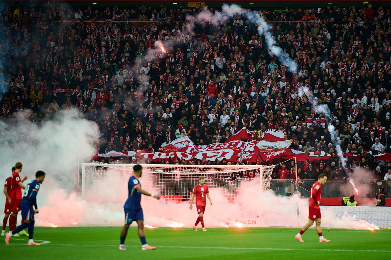 FIFA ukarała PZPN. Powodem wydarzenia z meczu z Holandią