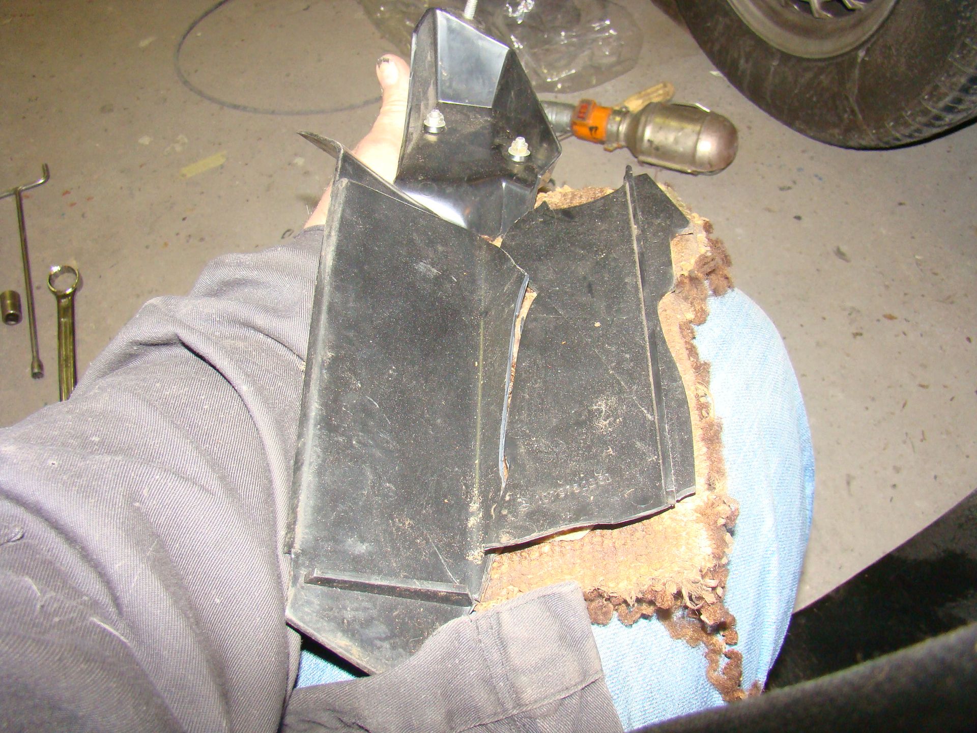 Mercedes 450 SL (R107) - podłoga 5