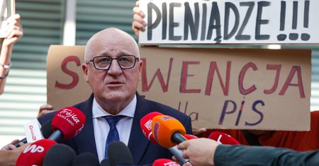 Decyzja PKW w sprawie PiS. Profesor Zoll: inna byłaby skandalem