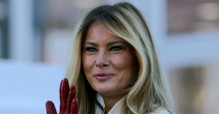 Melania Trump odebrała choinkę. Tylko spójrzcie na jej płaszcz