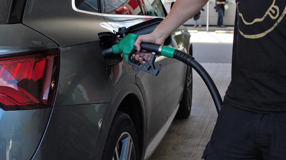 Ceny paliw na stacjach wciąż spadają