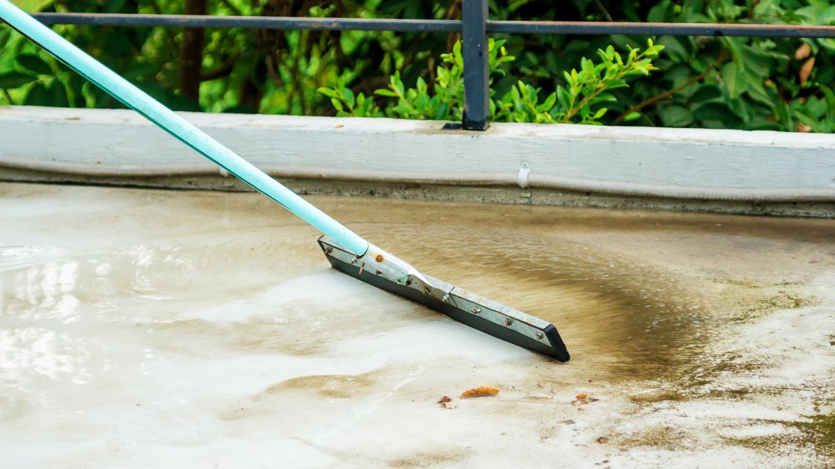 Jak posprzątać balkon po zimie?