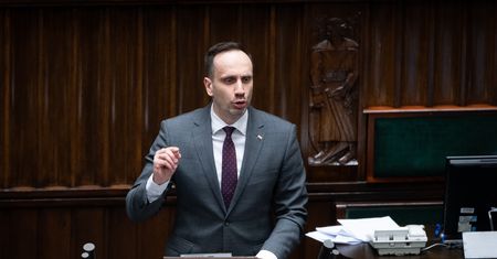 "PiS ogłasza nasz koniec". Kowalski wysłał sygnał, w partii się gotuje