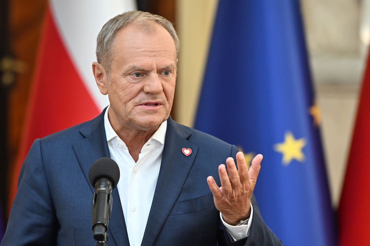 donald tusk, uchylenie Co z decyzją Tuska? Dwugłos po ruchu ws. kontrasygnaty