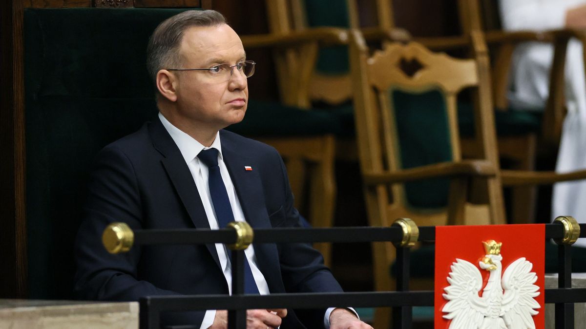 Warszawa, 25.04.2024. Prezydent RP Andrzej Duda podczas wystąpienia ministra spraw zagranicznych w Sejmie w Warszawie, 25 bm. Minister Radosław Sikorski przedstawił informację o zadaniach polskiej polityki zagranicznej w 2024 roku. (aldg) PAP/Leszek Szymański