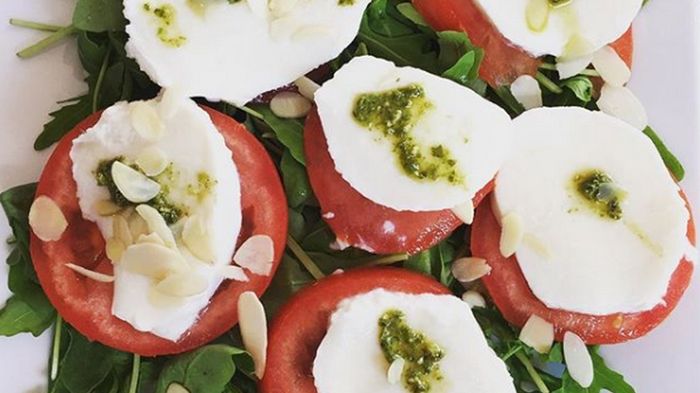 Na śniadanie polecamy białka i zdrowe tłuszcze