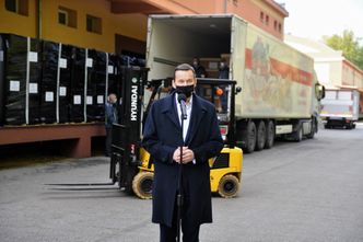 Morawiecki: Mamy wolnych 800 respiratorów w szpitalach i ok. 2 tys. w magazynach