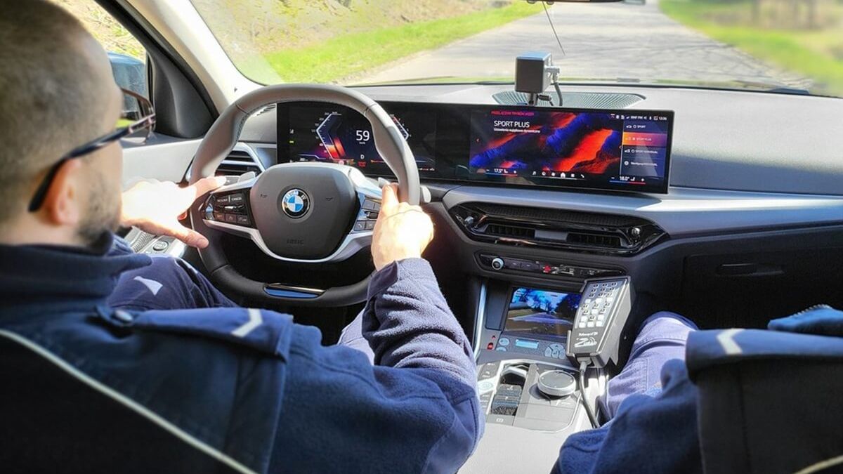 Nowy nieoznakowany radiowóz BMW