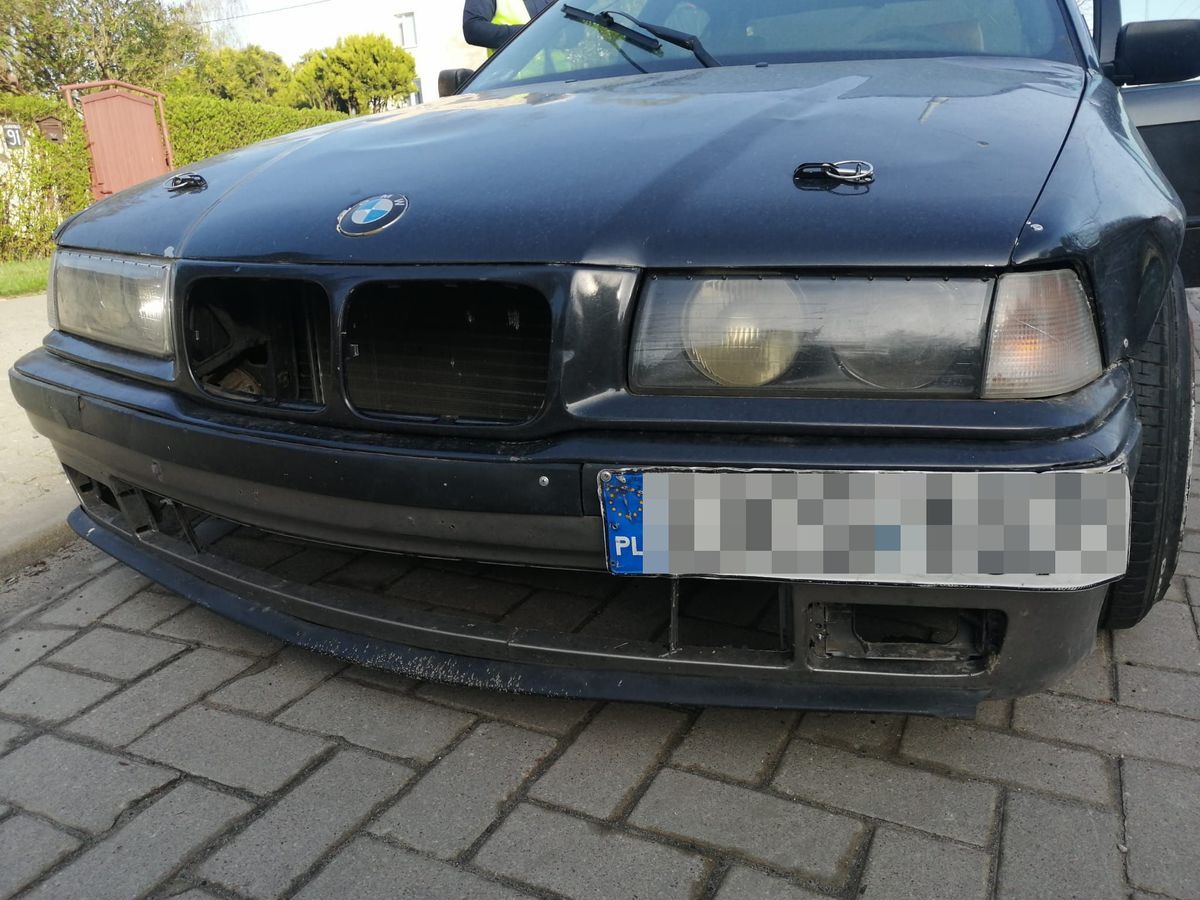 Zmodyfikowane BMW zatrzymane przez policjantów na ul. Kunickiego