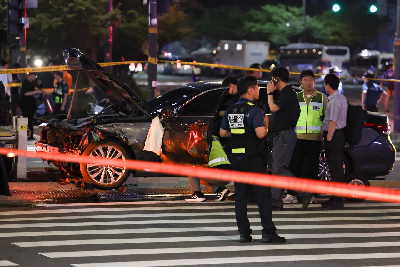 Macabre incident in Seoul. A 68-year-old drove into a crowd of people.