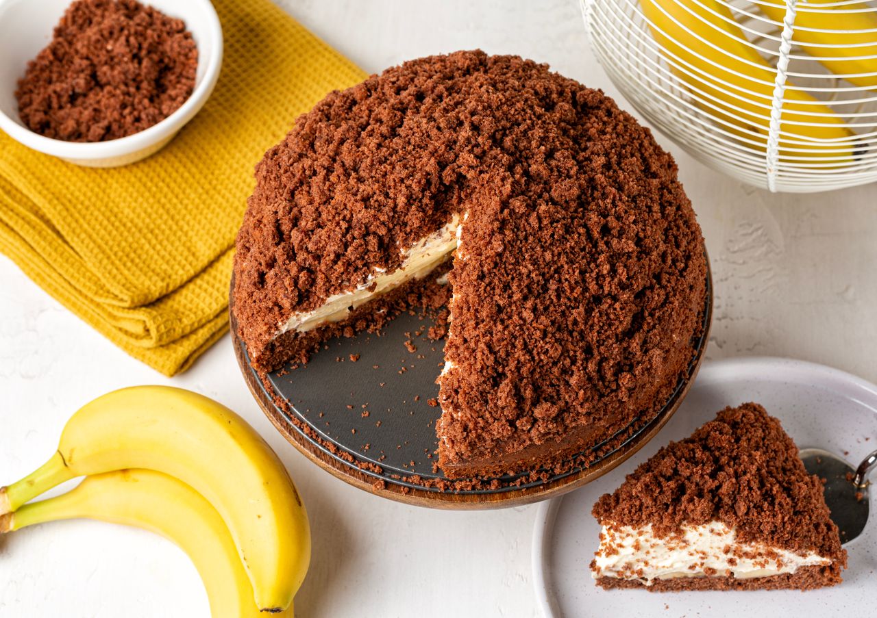 Molehill cake made easy: Quick chocolate banana delight