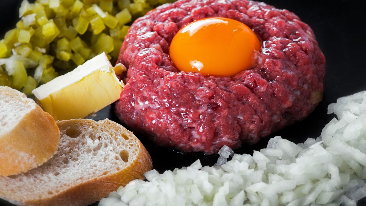 Omijaj składnik, który może popsuć smak tatara wołowego