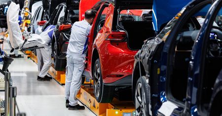 Kryzys niemieckiej motoryzacji. Więcej pracy bez podwyżki?