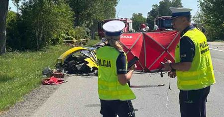 Słupsk: Śmiertelny wypadek 72-latki. Pojazd w dwóch częściach