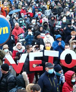 Ponad 2,2 miliona podpisów. Apel do prezydenta Dudy ws. "lex TVN"