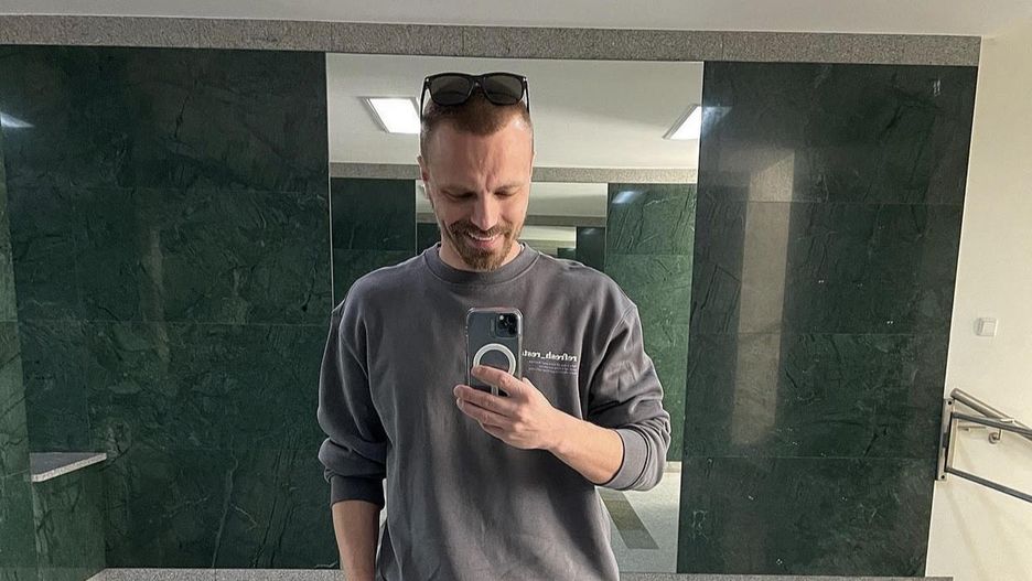 Marcin Hakiel opublikował zdjęcie z tajemniczą brunetką